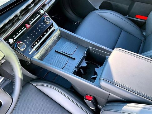 Used 2025 Hyundai Santa Fe Calligraphy image 15