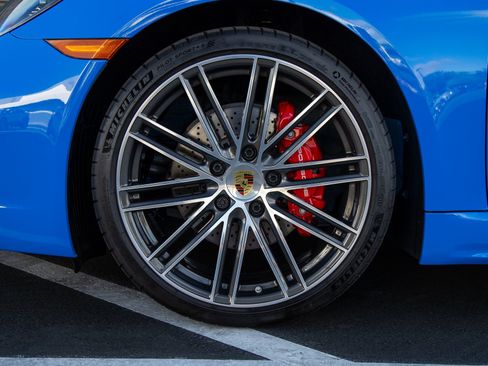 Certified 2025 Porsche 718 Cayman S RWD image 7