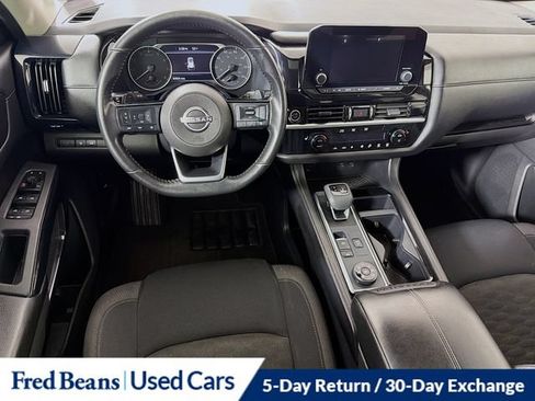 Used 2023 Nissan Pathfinder SV w/ SV Premium Package AWD/4WD image 29