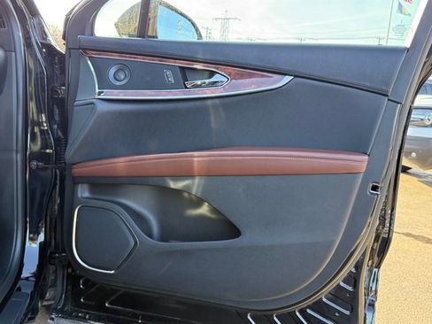 Used 2017 Lincoln MKX Reserve w/ Driver Assistance Package image 25