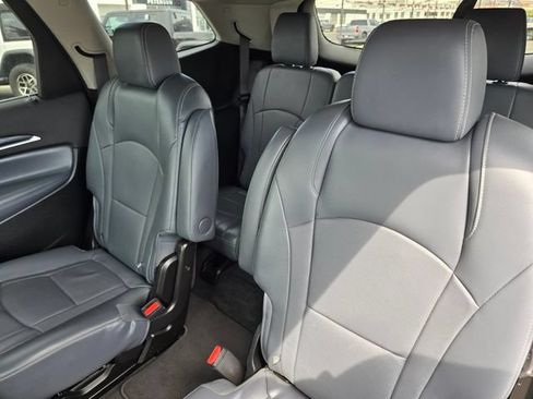 Used 2019 Buick Enclave Essence AWD/4WD image 18