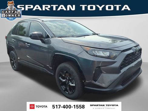 Used 2021 Toyota RAV4 LE FWD image 5