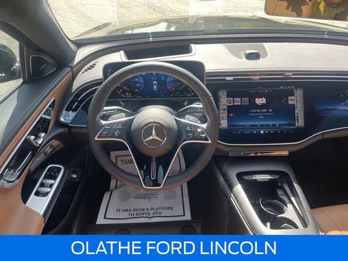 Used 2025 Mercedes-Benz E 350 4MATIC Sedan image 25