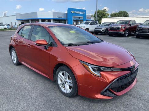 Used 2019 Toyota Corolla SE w/ Carpet Mat Package FWD image 2