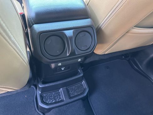 Used 2018 Jeep Wrangler Unlimited Sahara AWD/4WD image 30