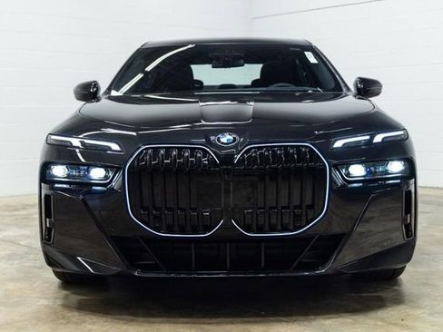 Certified 2025 BMW 740i xDrive AWD/4WD image 6