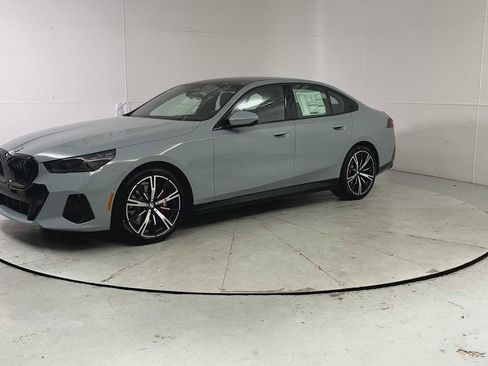 New 2026 BMW 530i xDrive w/ M Sport Package AWD/4WD image 6