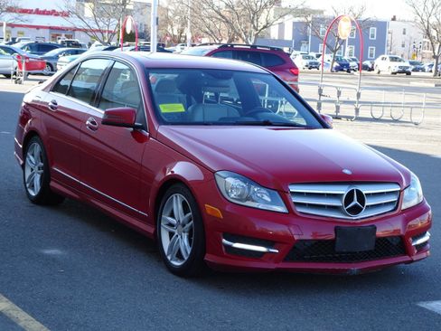 Used 2013 Mercedes-Benz C 300 4MATIC Sedan image 3