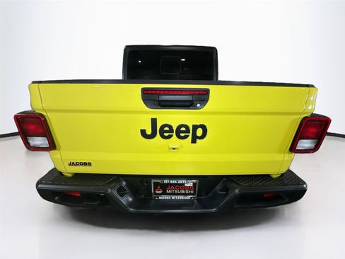Used 2024 Jeep Gladiator Sport AWD/4WD image 25