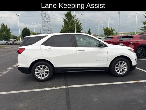 Used 2020 Chevrolet Equinox LS w/ LS Convenience Package FWD image 3