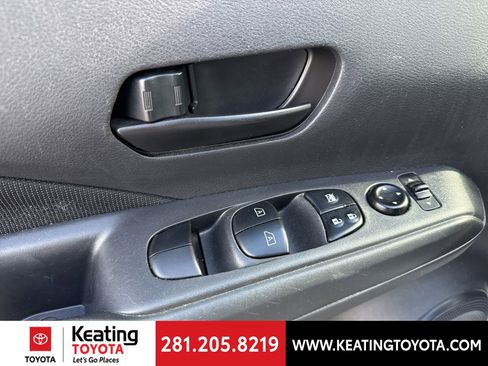 Used 2021 Nissan Kicks S image 11