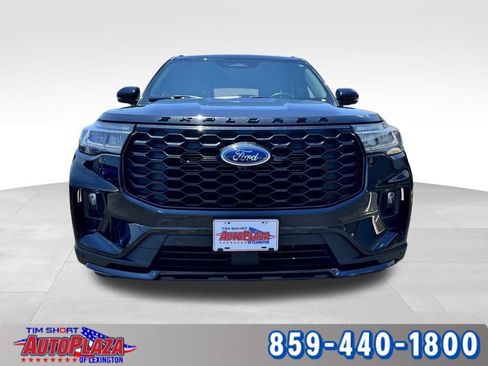 Used 2025 Ford Explorer ST-Line w/ ST-Line Street Pack AWD/4WD image 7