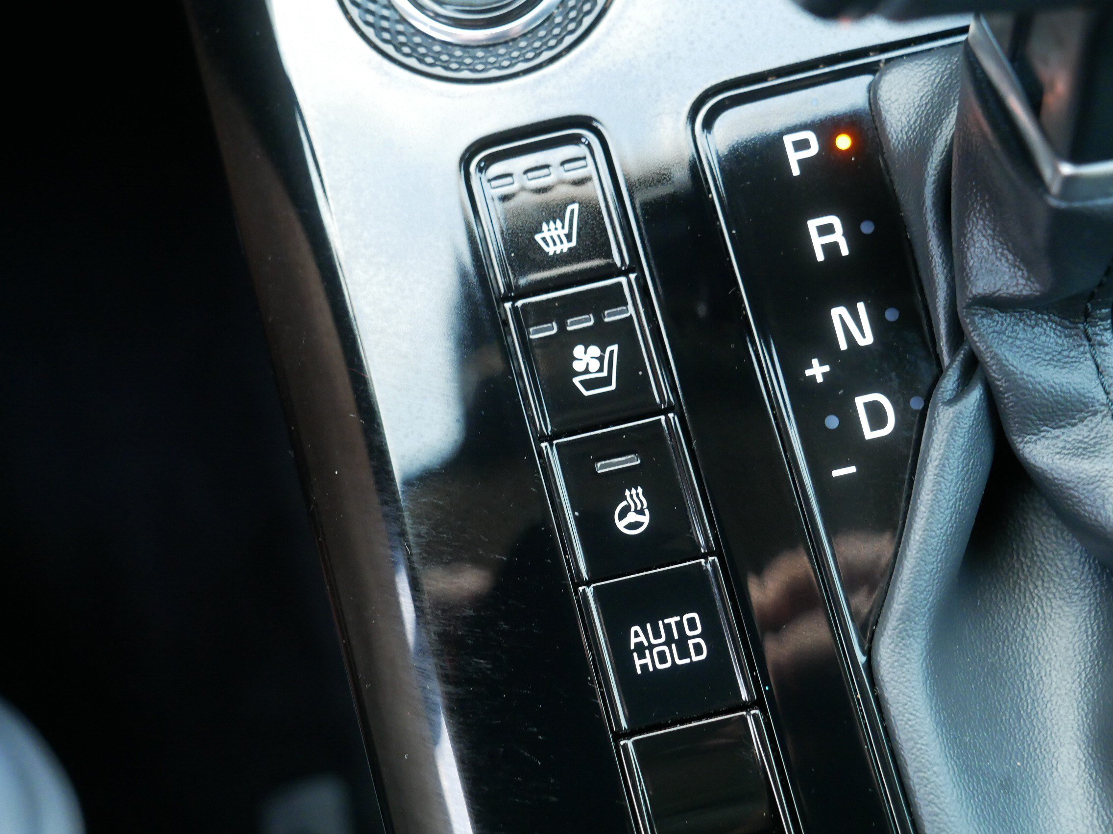 Certified 2025 Kia Niro SX Touring FWD image 31