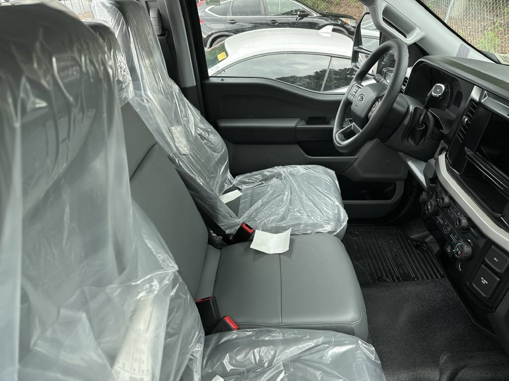 New 2025 Ford F250 XL w/ XL Chrome Package RWD image 16
