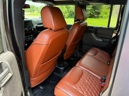 Used 2015 Jeep Wrangler Unlimited Sport w/ Quick Order Package 24S AWD/4WD image 13