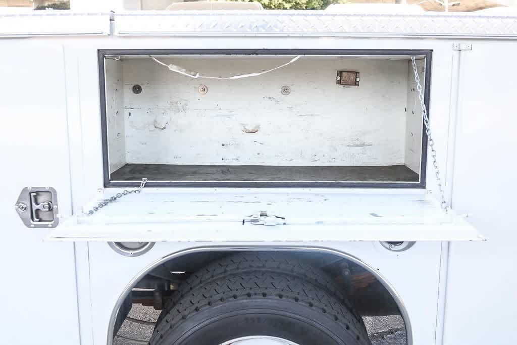 Used 2017 Ford F550 2WD Crew Cab Super Duty image 28