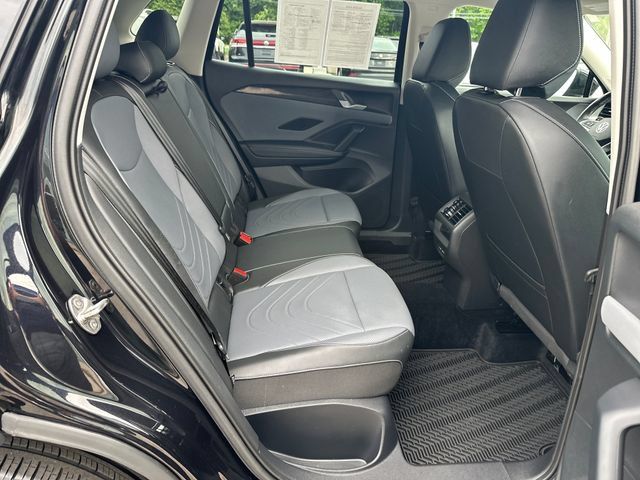 Certified 2025 Volkswagen Tiguan SE AWD/4WD image 35