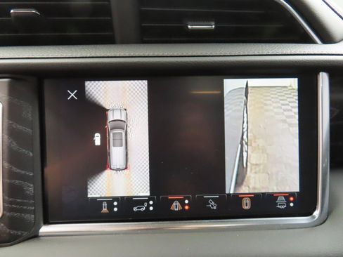 Used 2024 GMC Yukon Denali w/ Denali Reserve Package image 18