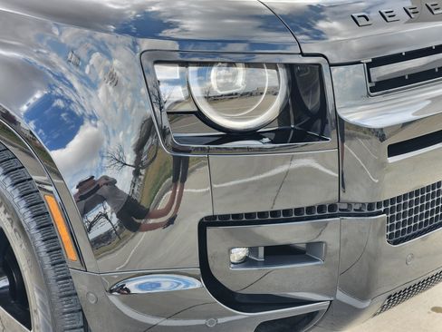 New 2026 Land Rover Defender 90 V8 image 8