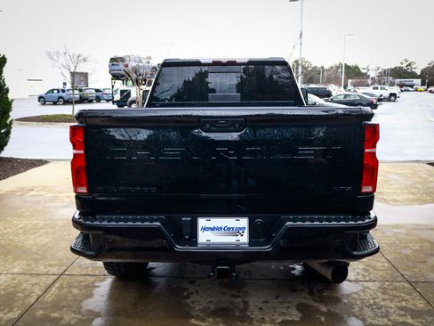 Used 2024 Chevrolet Silverado 2500 LTZ w/ LTZ Plus Package image 10
