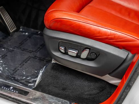 Certified 2020 Rolls-Royce Cullinan AWD/4WD image 31