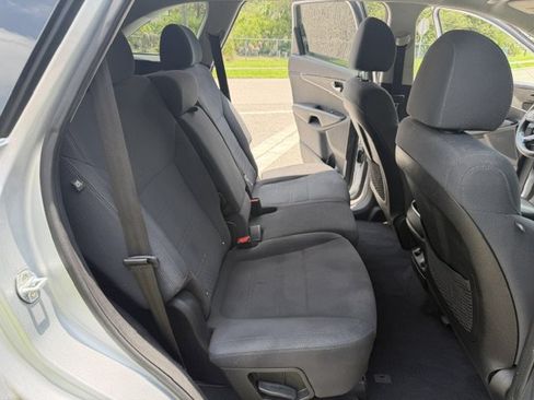 Used 2019 Kia Sorento FWD image 16