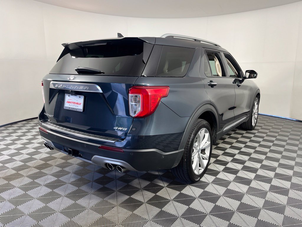 Used 2022 Ford Explorer Platinum w/ Equipment Group 601A AWD/4WD image 17