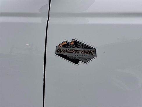 Used 2023 Ford Bronco Wildtrak image 11