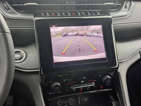 Used 2023 Jeep Grand Cherokee L Laredo image 11