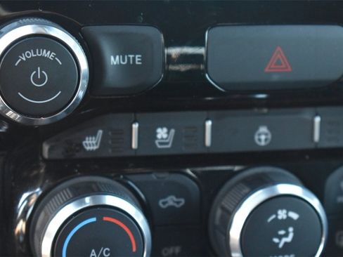 Used 2024 RAM 1500 Laramie image 37