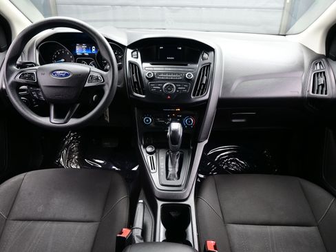 Used 2015 Ford Focus SE image 16