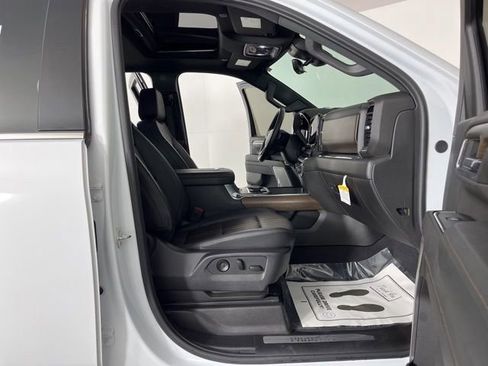 Used 2024 Chevrolet Silverado 2500 High Country w/ High Country Premium Package AWD/4WD image 43