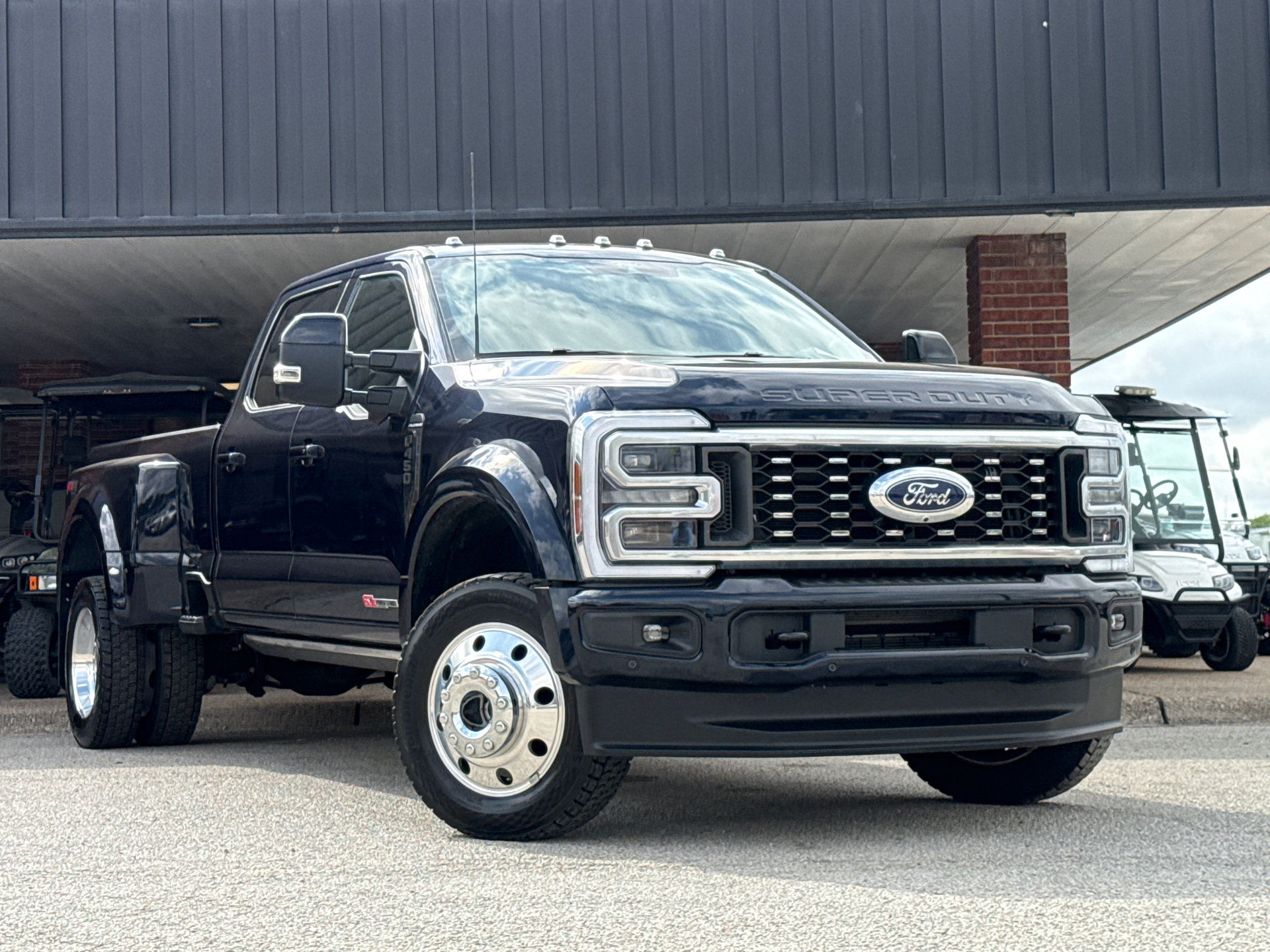 Used 2025 Ford F450 Platinum w/ FX4 Off-Road Package AWD/4WD image 1