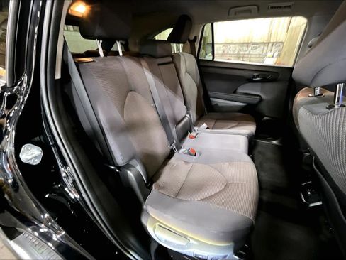 Used 2023 Toyota Highlander L AWD/4WD image 20