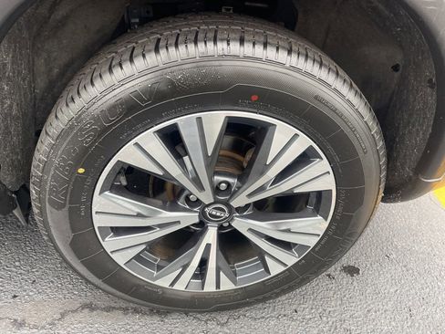 Certified 2023 Nissan Rogue SV image 26