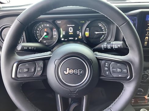 Certified 2025 Jeep Wrangler Unlimited Rubicon 4xe w/ Safety Group AWD/4WD image 11