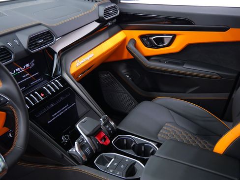 Used 2023 Lamborghini Urus S AWD/4WD image 25