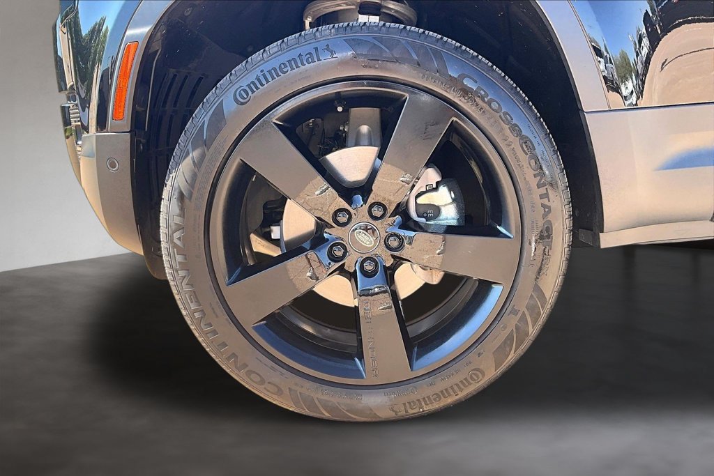 Used 2024 Land Rover Defender 110 S AWD/4WD image 8