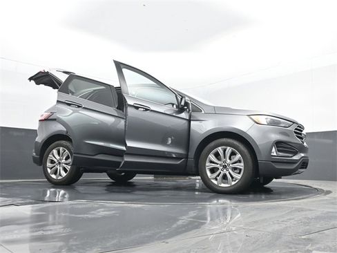 Used 2024 Ford Edge Titanium image 32