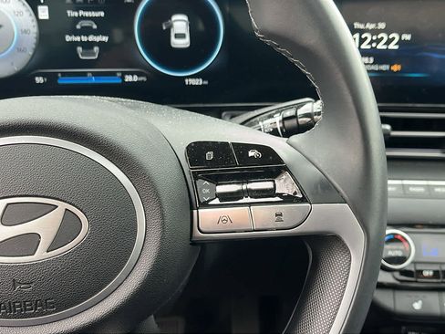 Used 2024 Hyundai Elantra Limited FWD image 13