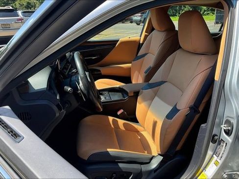 Used 2024 Lexus ES 350 w/ Premium Package FWD image 2