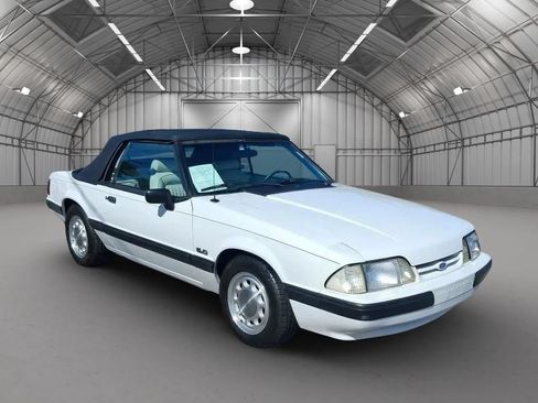 Used 1990 Ford Mustang LX RWD image 8