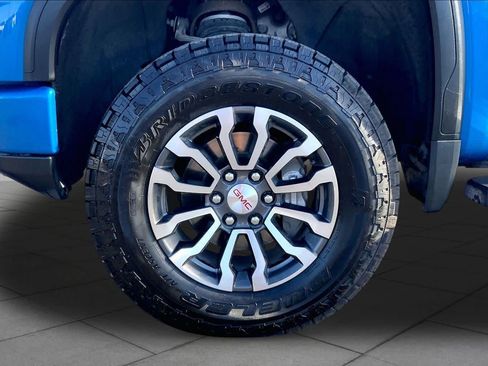 Used 2022 GMC Sierra 1500 AT4 w/ AT4 Preferred Package AWD/4WD image 11