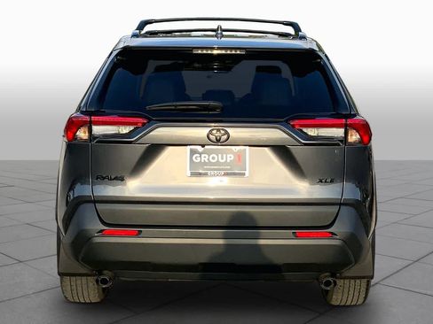 Used 2022 Toyota RAV4 XLE Premium FWD image 5