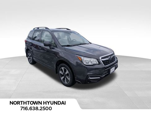 Used 2018 Subaru Forester 2.5i Premium w/ All-Weather Package image 12