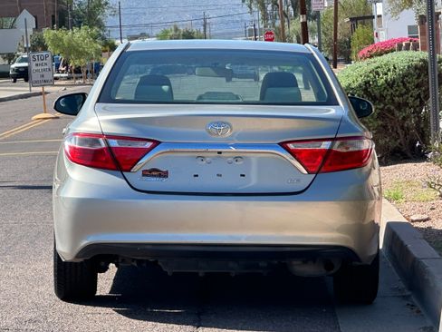 Used 2016 Toyota Camry LE image 5