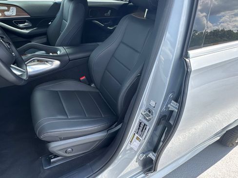 Used 2025 Mercedes-Benz GLS 450 4MATIC w/ AMG Line Exterior image 9