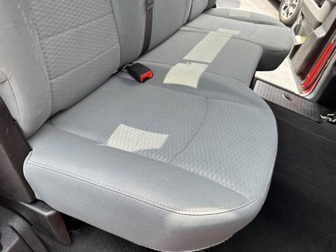 Used 2020 RAM 1500 Classic SLT AWD/4WD image 38