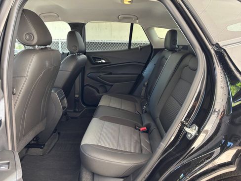 Used 2025 Chevrolet Trax LT w/ LT Convenience Package FWD image 25
