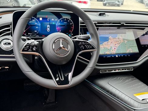 Used 2025 Mercedes-Benz E 350 Sedan image 25